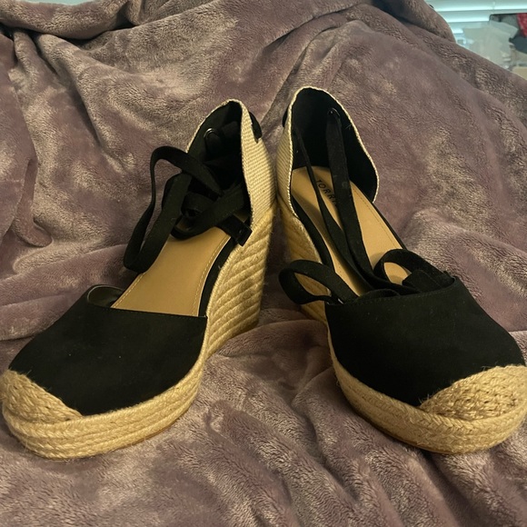 Torrid 10.5 wedge heel - Picture 2 of 5